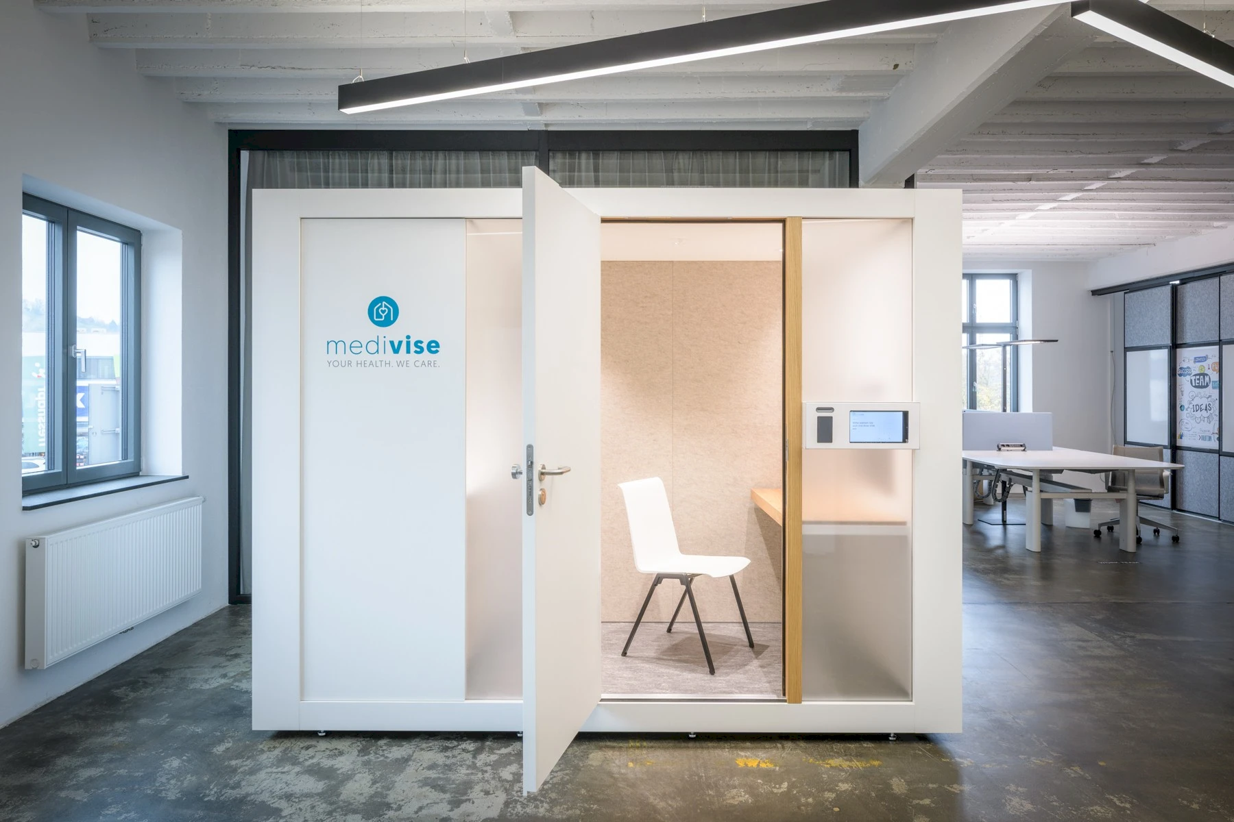 Erleben Sie die Telemedizin Box live in unserem Showroom